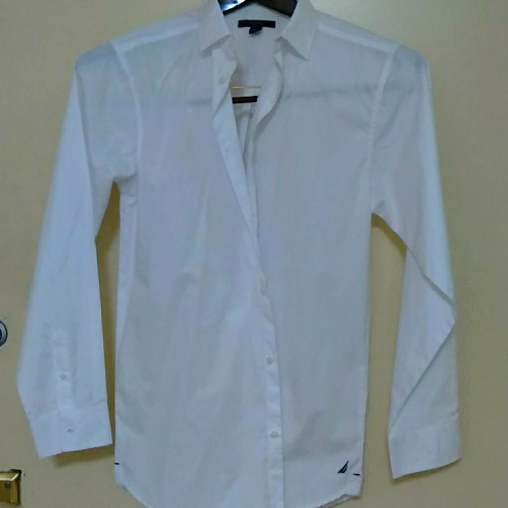 Junior boy 18 White shirt nautica